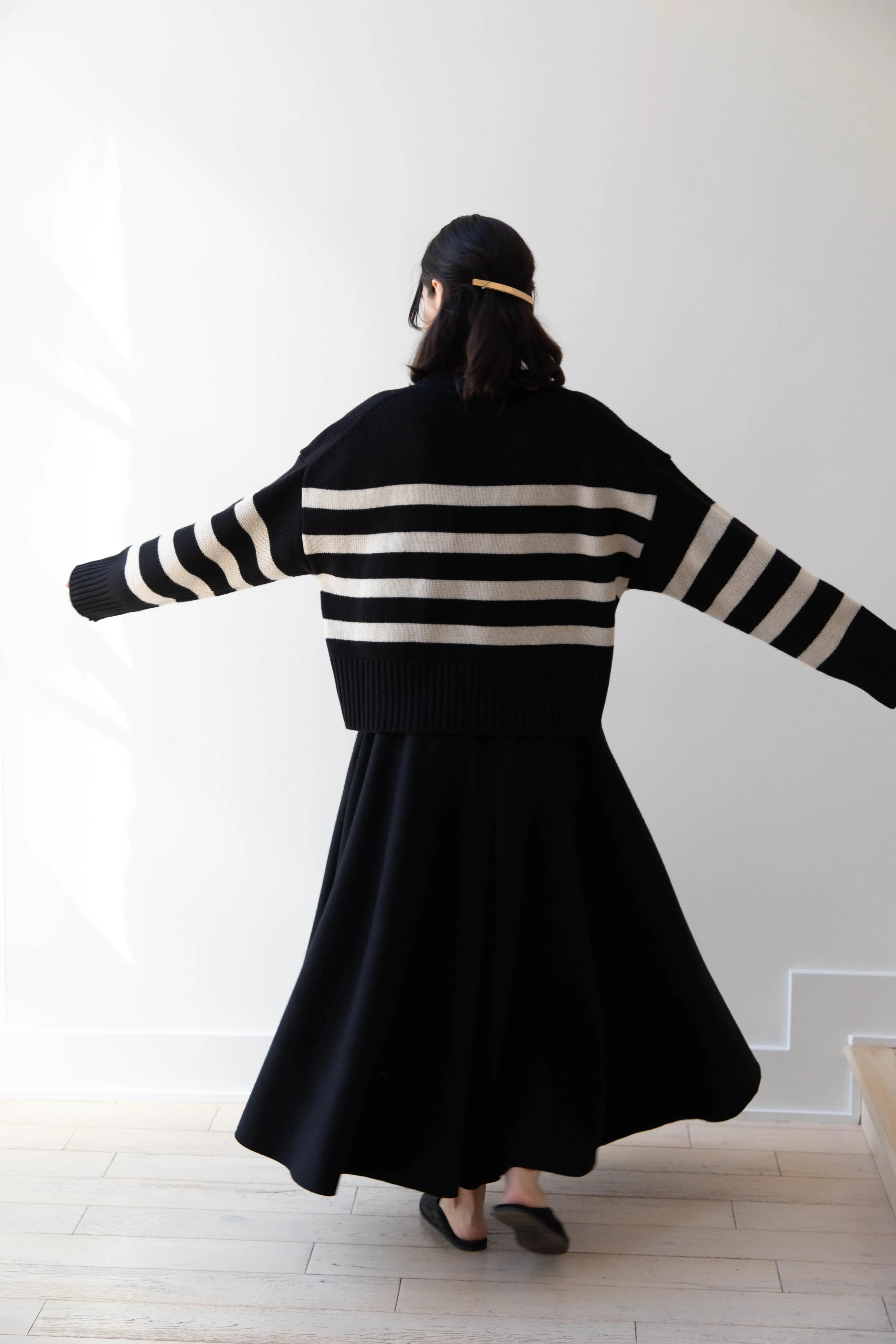 Skall | Campa Sweater in Black & Sand Stripe